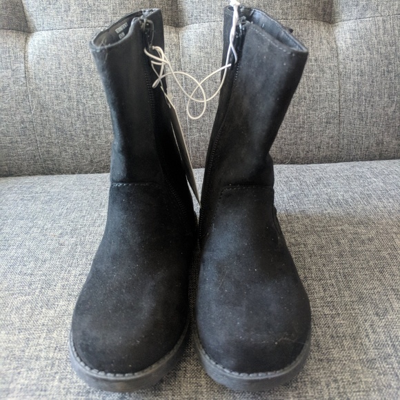 Cat & Jack size 8 children's shoes - Picture 2 of 2